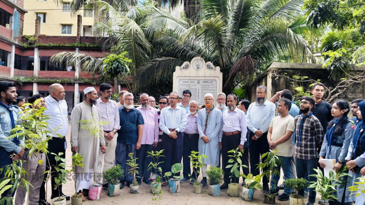  জবি রোভার স্কাউট অ্যালামনাই অ্যাসোসিয়েশন এর বৃক্ষরোপণ কর্মসূচি অনুষ্ঠিত