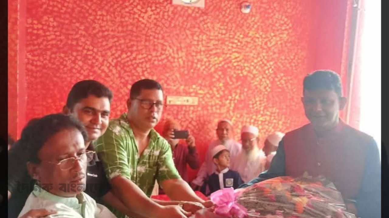 মাদারীপুর সদর উপজেলার ঐতিহ্যবাহী শ্রীনদী বাজার বণিক সমিতি পরিচিতি সভা অনুষ্ঠিত। 