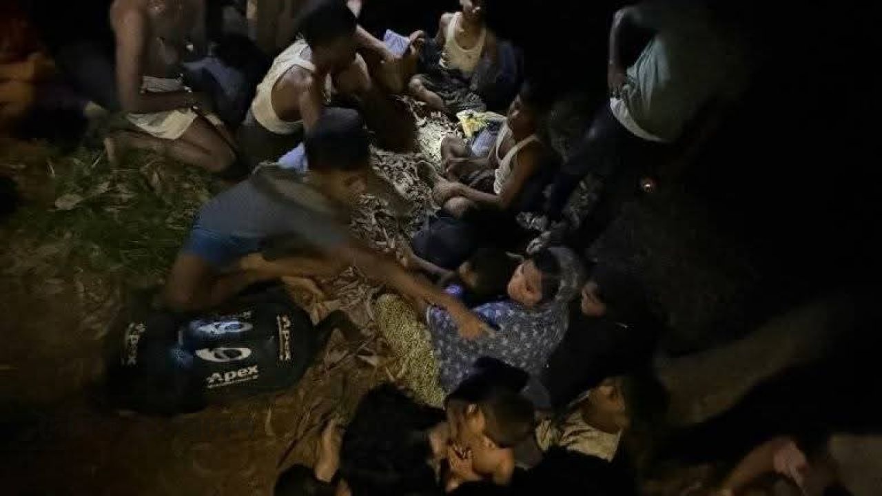 টেকনাফে র‌্যাবের অভিযানে মুক্ত ২২ জন অপহৃত ভিকটিম