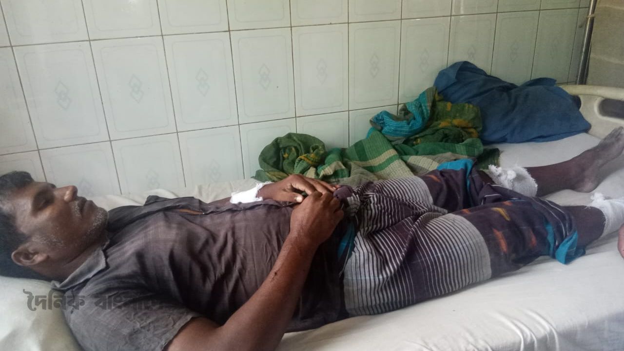 বীরগঞ্জে বাড়ির সীমানা নিয়ে সংঘর্ষে একজন আহত