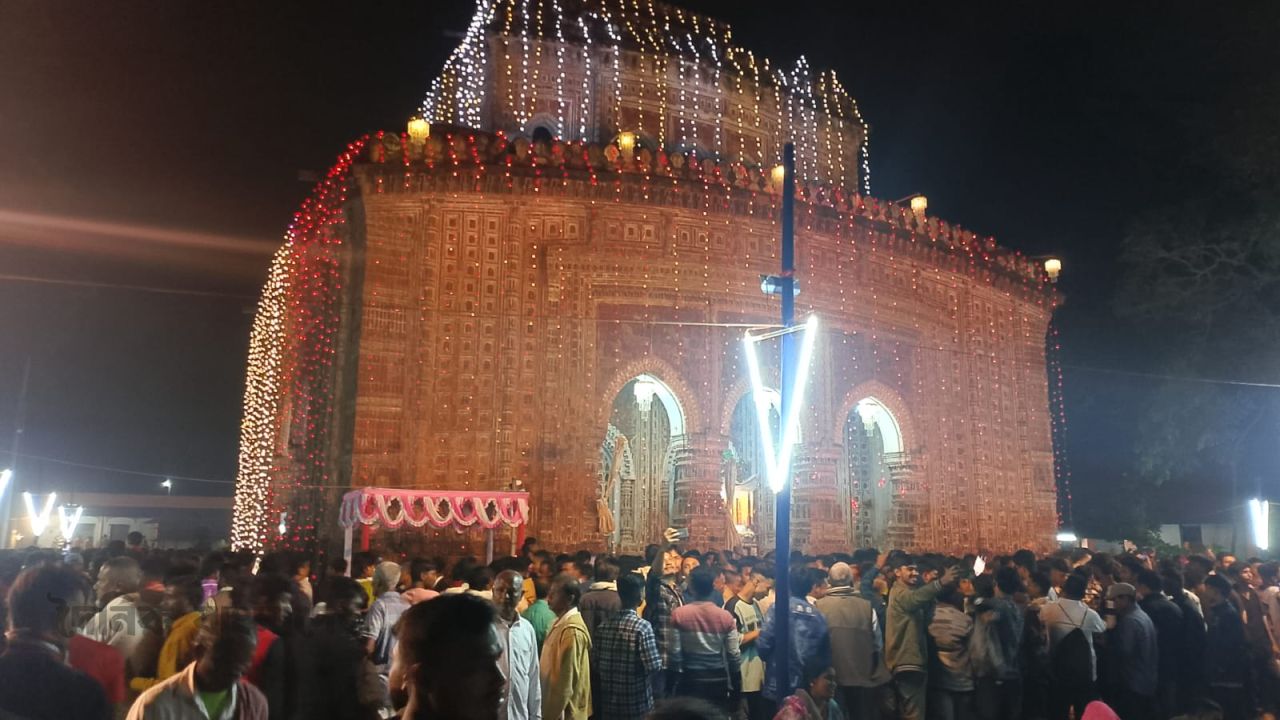 ঐতিহ্যের আলোয় মুখর কাহারোল — শুরু হলো মাসব্যাপী কান্তজিউর ঐতিহাসিক রাস মেলা