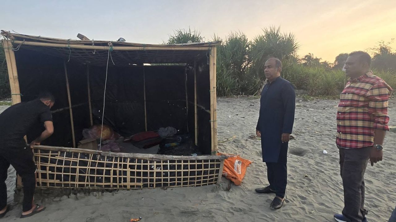 সেন্টমার্টিনে দখলবাজদের দিন শেষ : আপেল মাহমুদের নেতৃত্বে অবৈধ স্থাপনা উচ্ছেদ